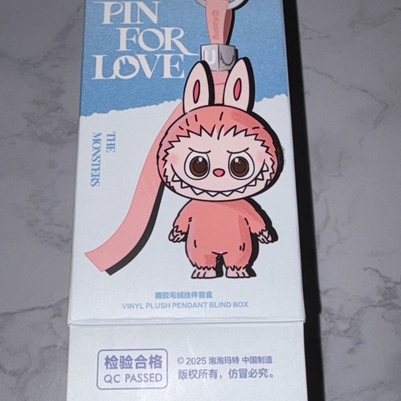 POP MART Labubu Pin For Love CONFIRMED Letter V Pendant - Picture 5 of 8